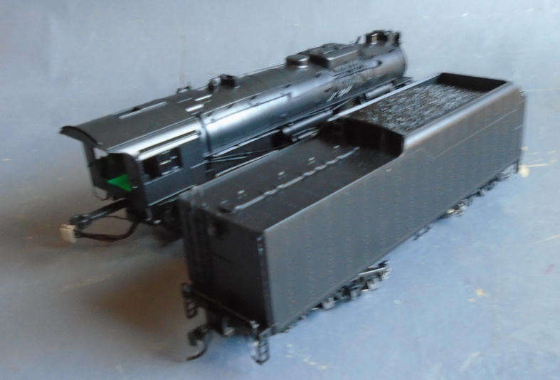LIFE-LIKE PROTO 2000 HO SCALE - UNLETTERED USRA2-8-4 STEAM LOCO & TENDER, BOXED