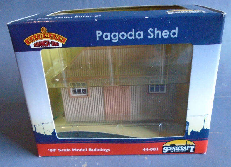 BACHMANN HO/OO SCALE - PAGODA SHED, BOXED