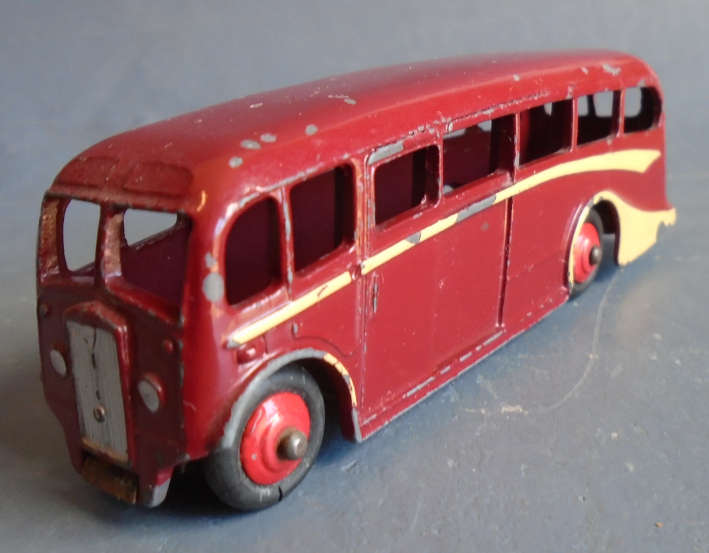 DINKY -  EARLY LUXURY COACH