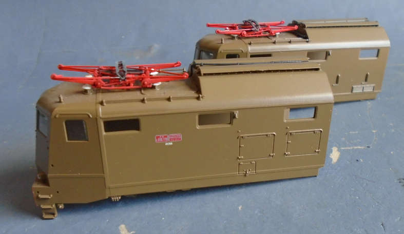 ROCO HO SCALE - BODY WITH PANTOGRAPHS FS E636
