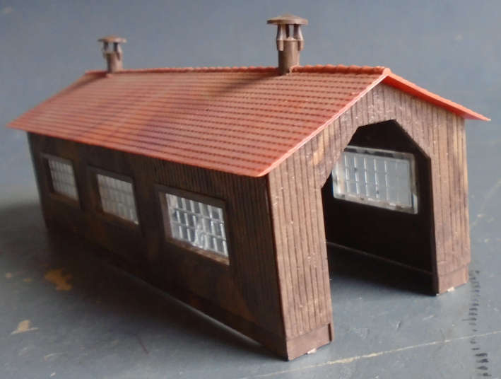 N SCALE - SINGLE ENGINE SHED, FOOTPRINT 125 X 45 mm