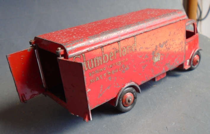 DINKY - GUY MATTESS DELIVERY TRUCK