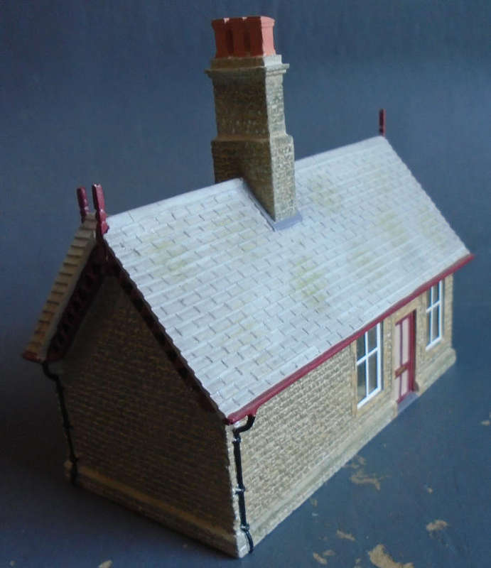 BACHMANN HO/OO SCALES - RESIN STATION HOUSE AND LADIES REST ROOM