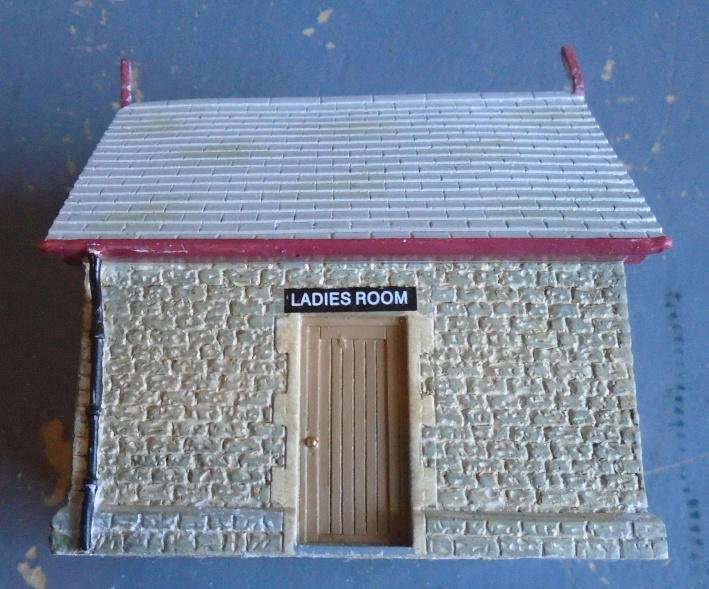BACHMANN HO/OO SCALES - RESIN STATION HOUSE AND LADIES REST ROOM