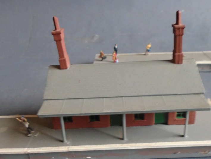 N SCALE - STATION & PLATFORM, FOOTPRINT 440 X 50mm