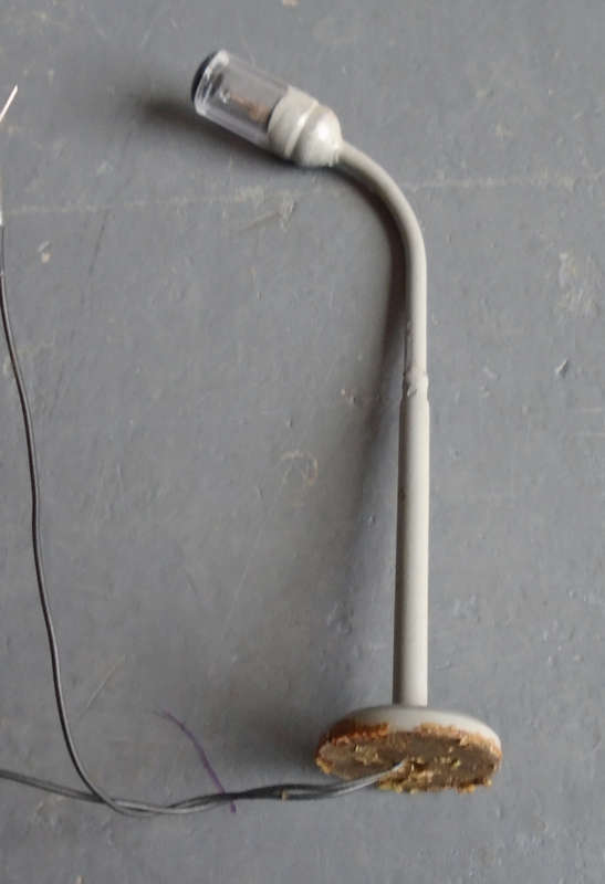 HO SCALE - 10 X METAL STREET LAMPS, TESTED WORKING, H - 90mm
