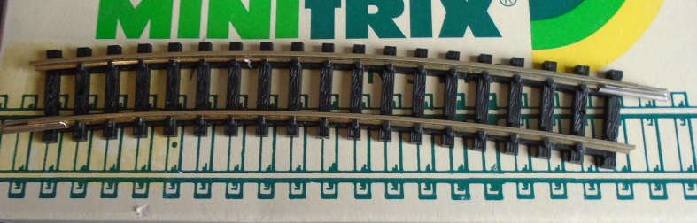 TRIX N SCALE - 14927 CURVED RADIUS TRACK 15 deg - BOXED