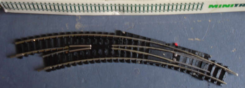 TRIX N SCALE - 14956 CURVED LH POINT - BOXED