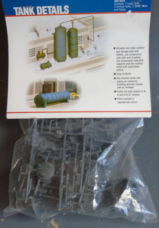 WALTHERS HO SCALE - TANK DETAILS, IN PKT