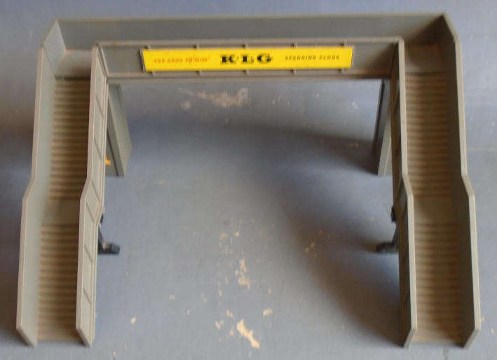 TRI-ANG OO/HO SCALE - FOOTBRIDGE