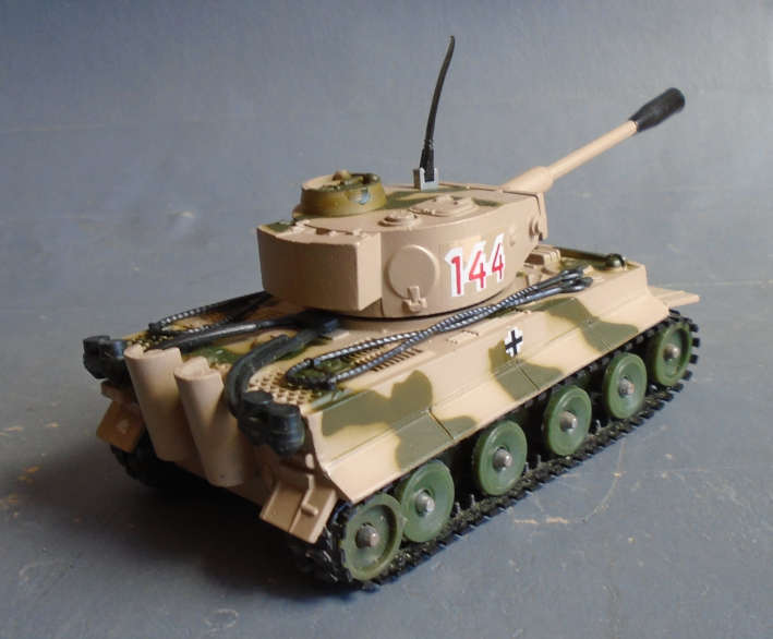 CORGI - GERMAN TIGER TANK WITH RETRACTING CANNON