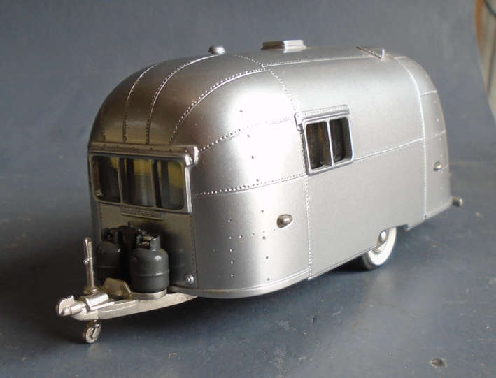 BROOKLIN 1/43 SCALE - 1953 STREAMLINED AMERICAN CARAVAN  - BOXED