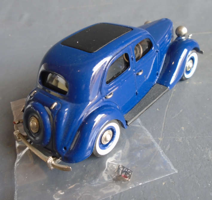 BROOKLIN/LANDSDOWNE 1/43 SCALE - 1948 FORD V8 PILOT - BOXED