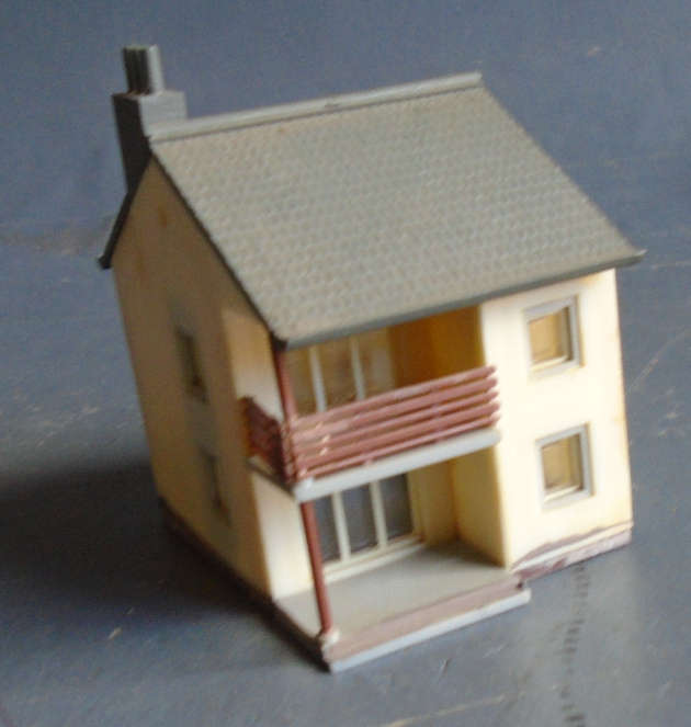 FALLER N SCALE - DOUBLE STORY HOUSE, FOOTPRINT 63 X 43 mm