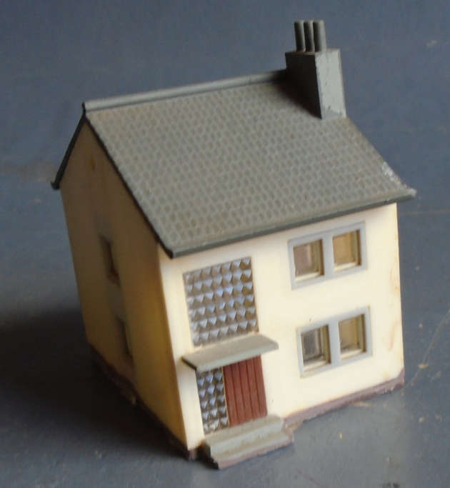 FALLER N SCALE - DOUBLE STORY HOUSE, FOOTPRINT 63 X 43 mm