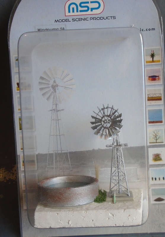 MSP N SCALE - WINDPUMP, CARDED