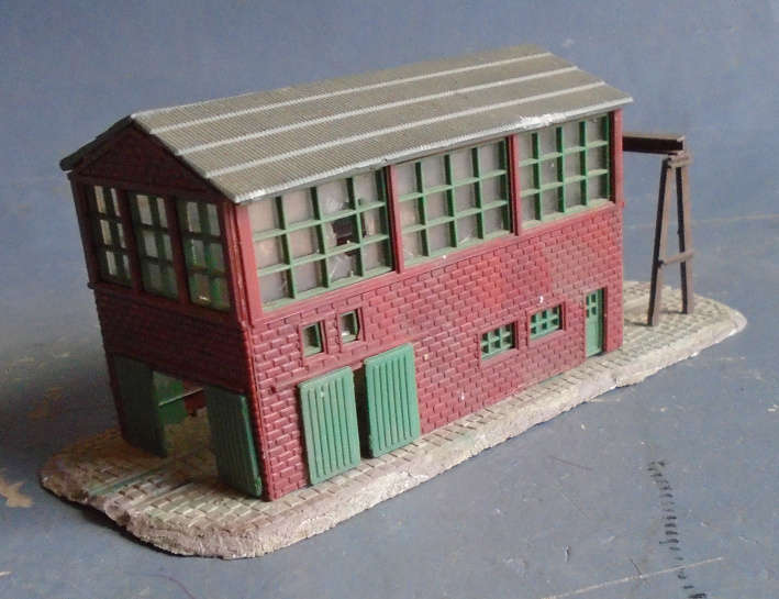 N SCALE - RAILWAY WORKSHOP, FOOTPRINT 130 X 55 mm