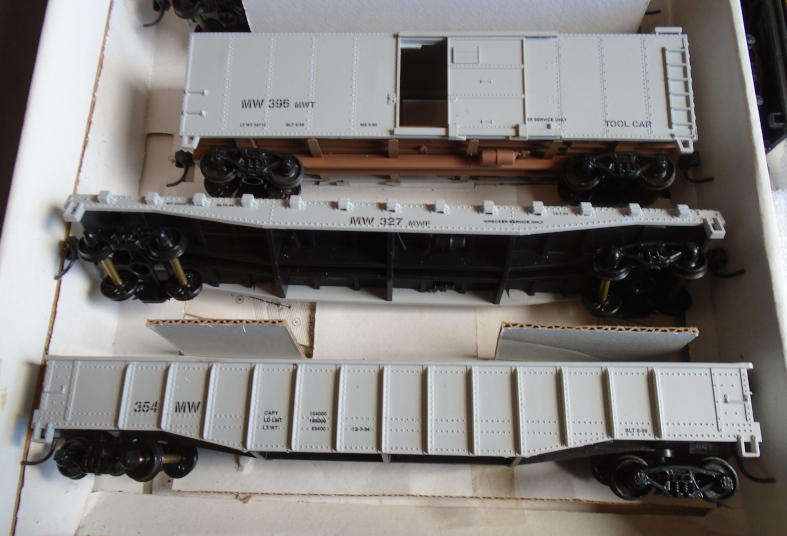 WALTHERS HO SCALE - WORK TRAIN #2 SET, MAINTENANCE OF WAY, BOXED, NO KEY FOR CRANE BOOM