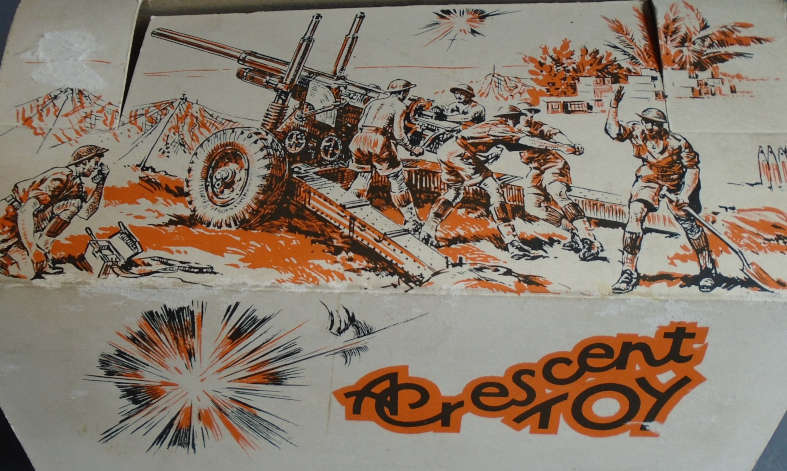 CRESCENT TOY - 5.5 " MEDIUM GUN, HOWITZER 1939/1945 WITH SHELLS, BOXED