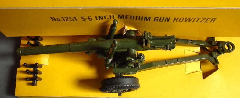 CRESCENT TOY - 5.5 " MEDIUM GUN, HOWITZER WITH SHELLS, BOXED