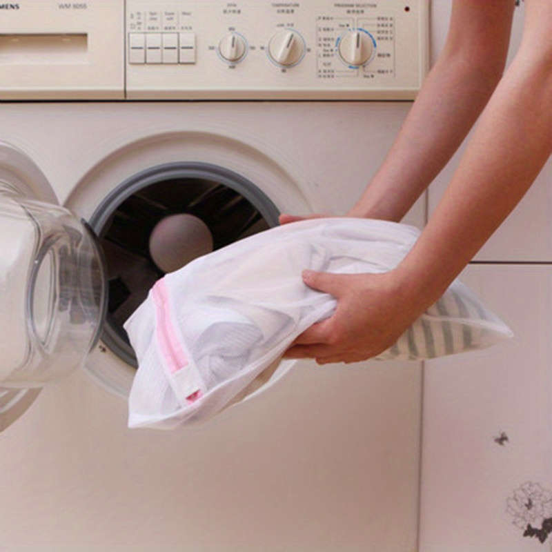 4-Pack Of Durable Polyester Mesh Laundry Bags With Zippers