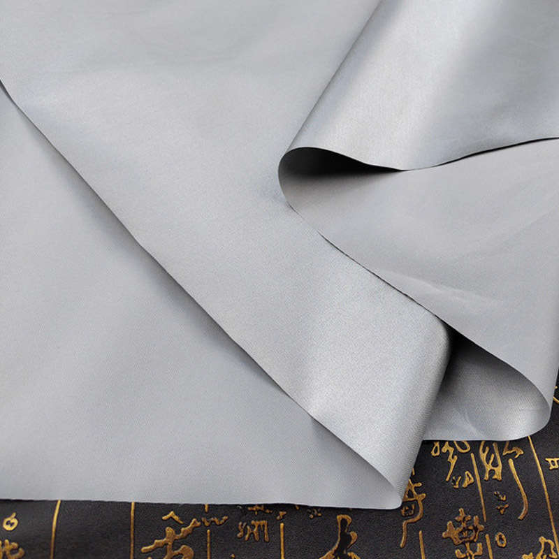 Waterproof 210D Silver Coated Oxford Cloth