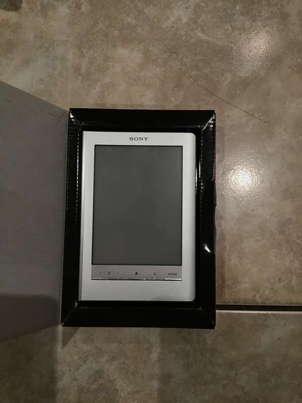 SONY READER TOUCH EDITION  PRS-600 PLUS COVER, BOXED NEW