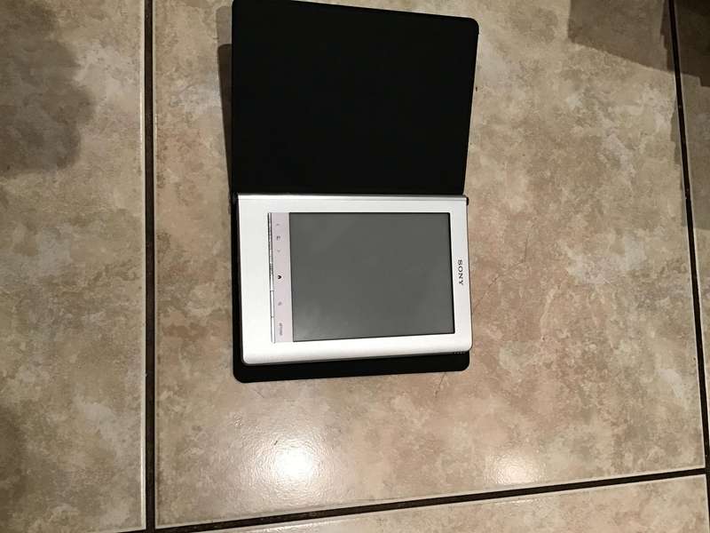 SONY READER TOUCH EDITION  PRS-600 PLUS COVER, BOXED NEW