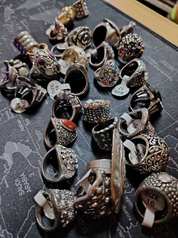 Rings X30 costume jewellery