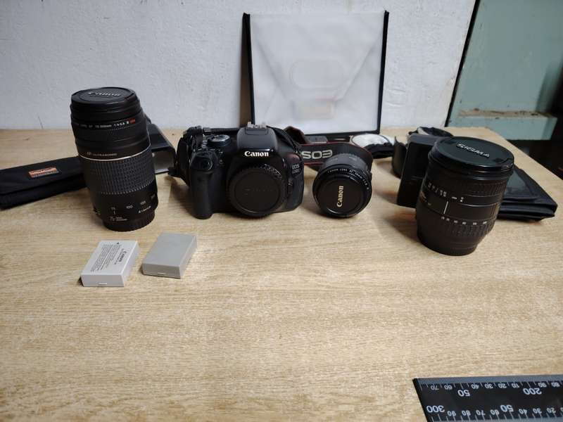 Canon 600D 3X lenses + Complete camera kit