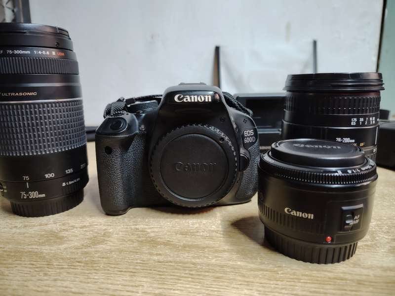 Canon 600D 3X lenses + Complete camera kit