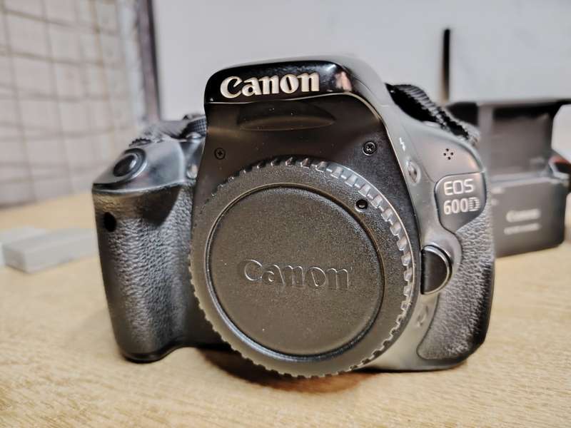 Canon 600D 3X lenses + Complete camera kit