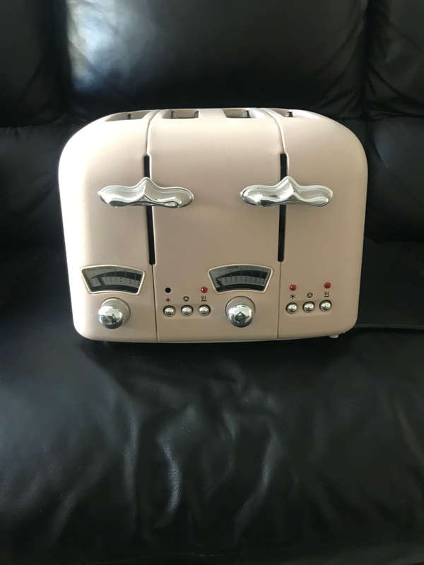 Delonghi -  Argento Flora 4 slice Pink Toaster