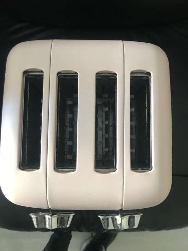 Delonghi -  Argento Flora 4 slice Pink Toaster