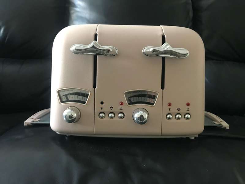 Delonghi -  Argento Flora 4 slice Pink Toaster