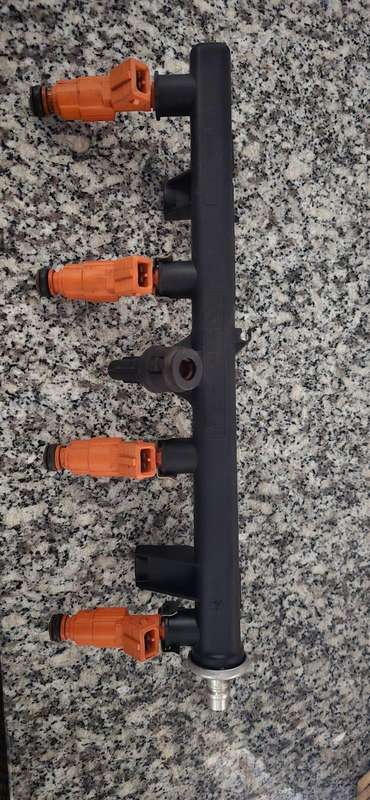 Alfa 156 2.0 Injectors and Fuel Rail
