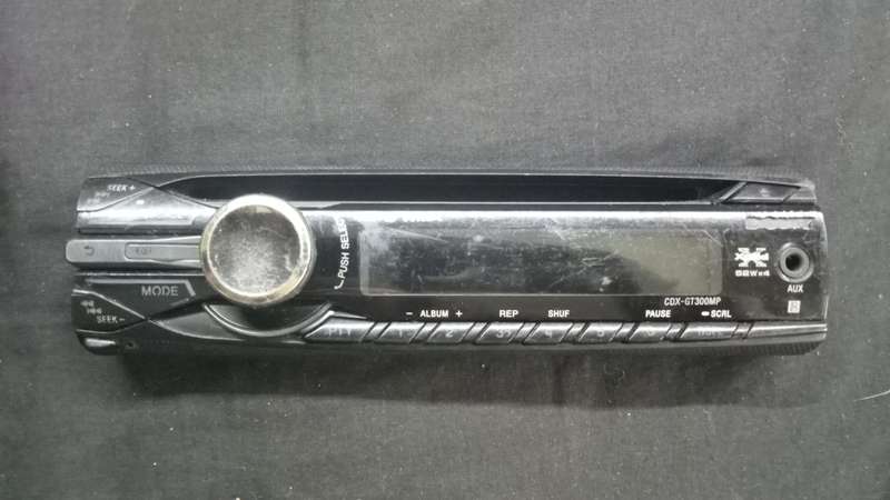 Sony Xplod CDX-GT300MP face only