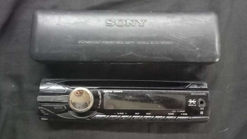Sony Xplod CDX-GT300MP face only