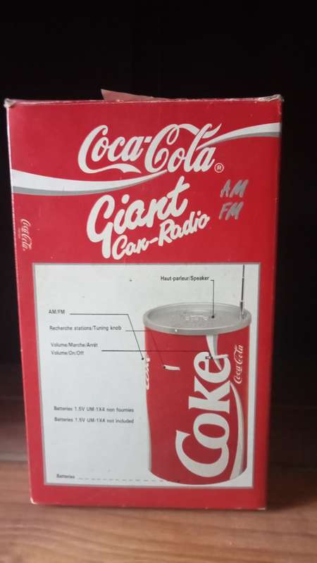 1991 Vintage giant Coca-Cola Radio