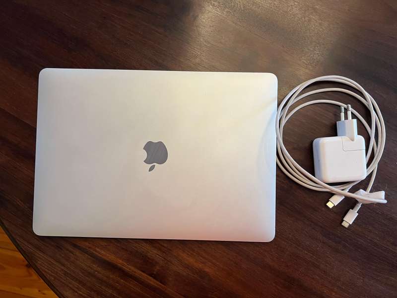 MacBook Air 13" M1 8GB RAM 256GB HD