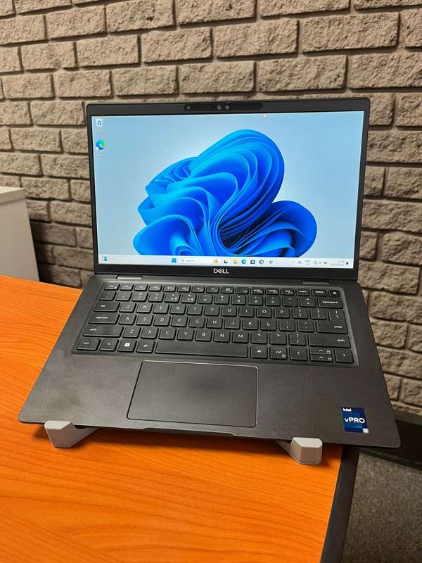 Dell Latitude 7330 Business Laptop | 12th Gen i5, 16GB Ram, 512GB SSD | Carbon fibre