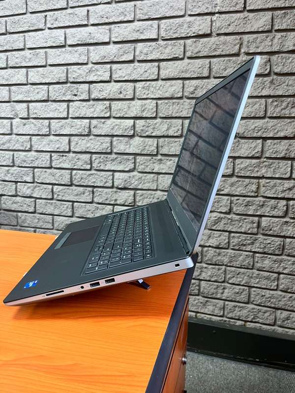 Dell Precision 7760 Core i7 vPro 11th Gen