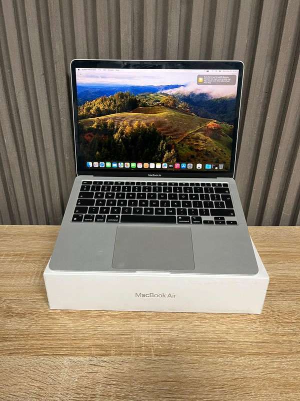 MacBook Air M1 (13 inch)