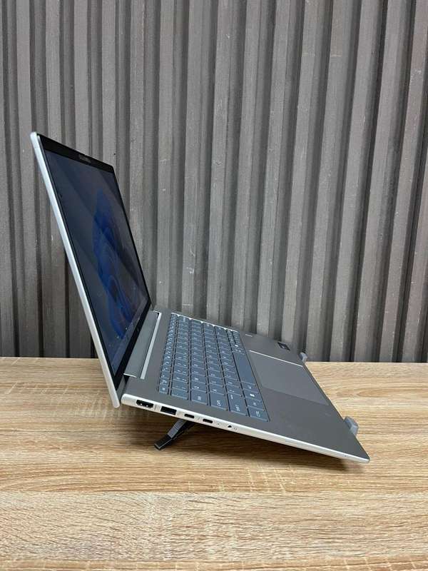 HP EliteBook 640 G11 Intel Core Ultra 5 vPro 135U