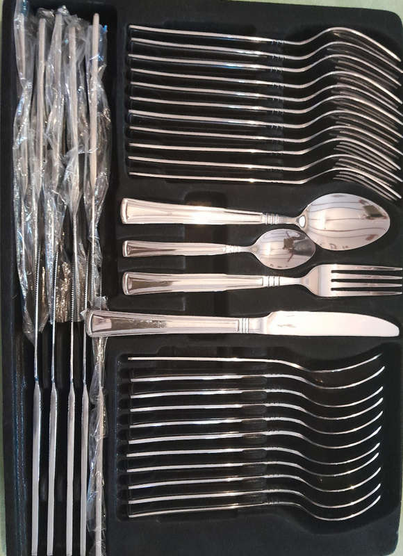 Cutlery set in atache case canteen