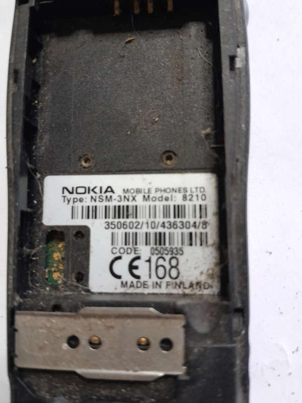 Nokia 8210 cellphones