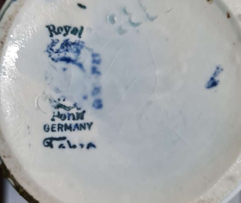 Royal Bonn Germany Delft Blue & White vase Tokio Pattern