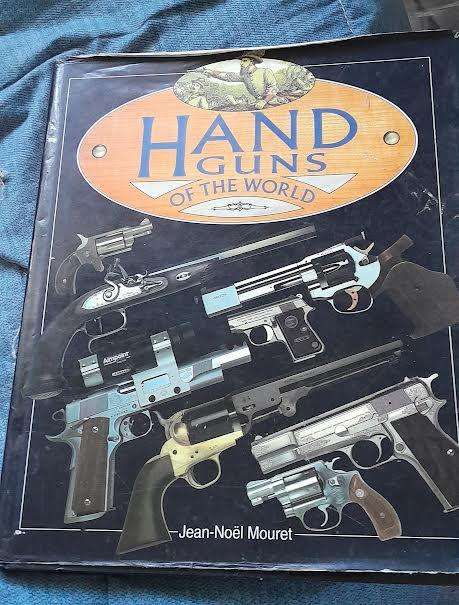 Hand guns of the world Hardcover