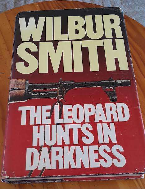 The Leopard Hunts in Darkness-Wilbur Smith(Hardcover)