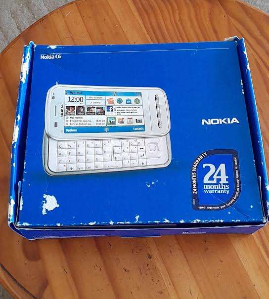 Nokia C6 Cellphone